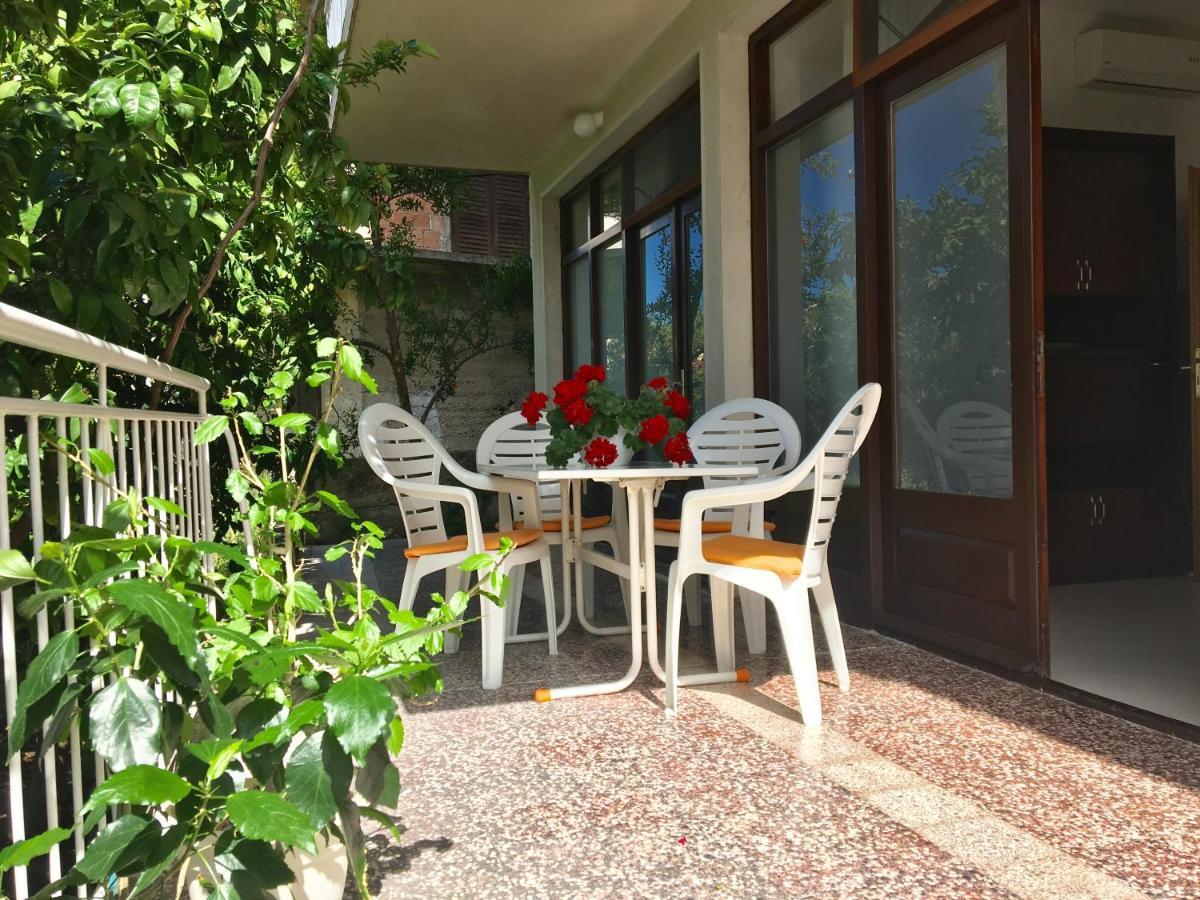 Hilda Vela Apartment Podgora Exterior photo